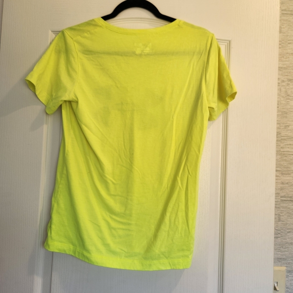 Under Armour Women's Neon Yellow V-Neck Tee Size M Euc - Picture 4 of 4